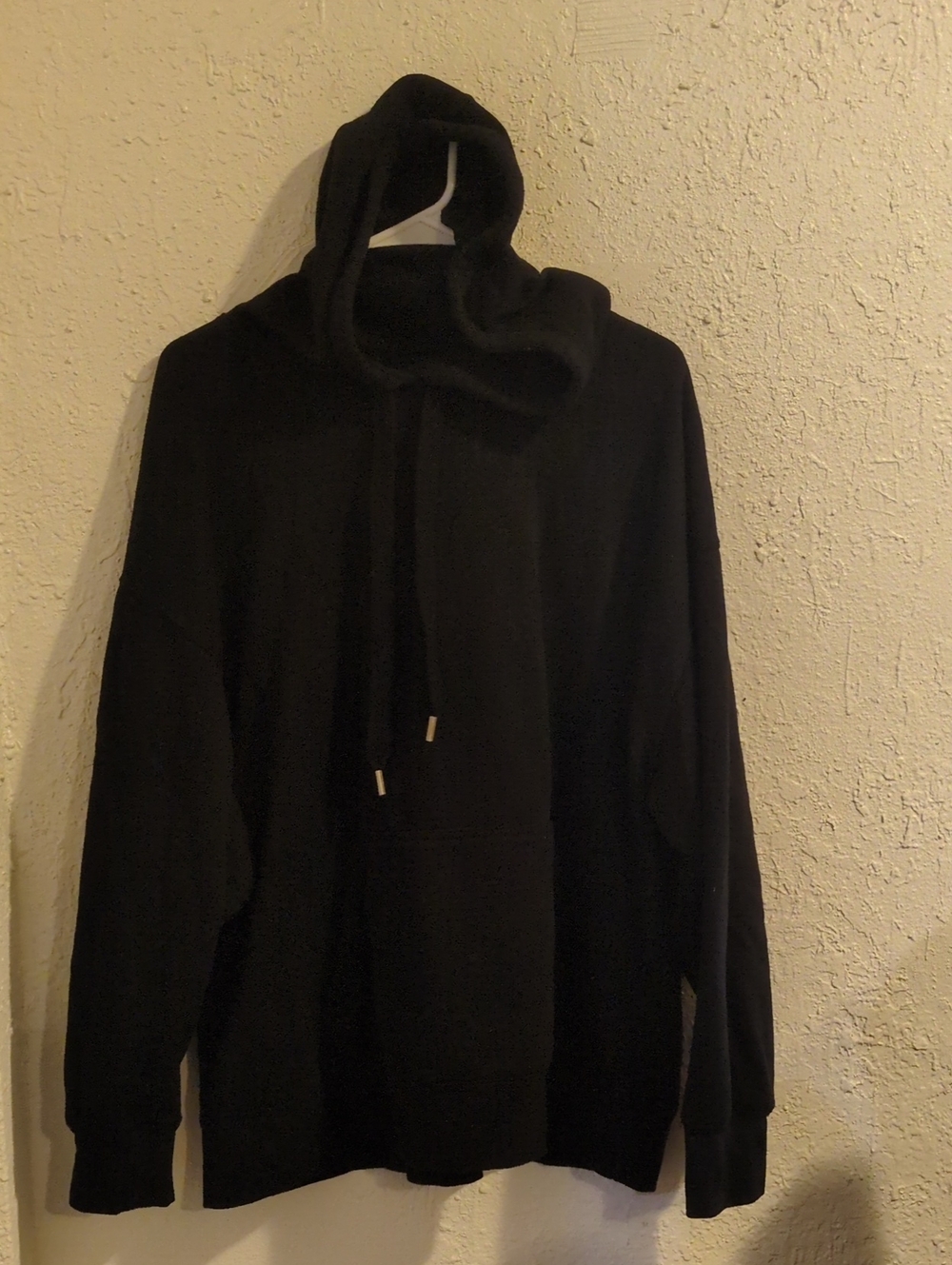 No Boundaries Black Hooded Pullover Sweatshirt